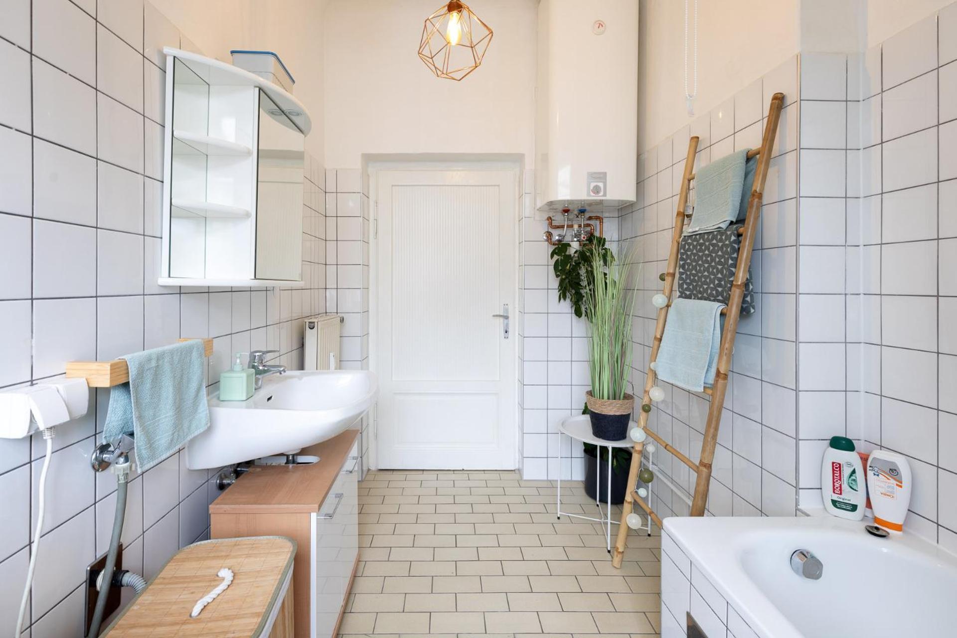Sunny Citycenter Apartment - Graz Main Station ภายนอก รูปภาพ